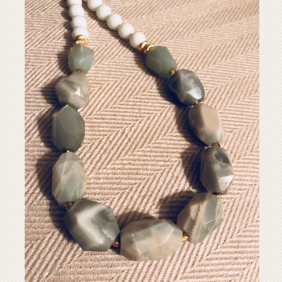 NWT Love’s Affect Katherine Statement Necklace - Picture 2 of 4